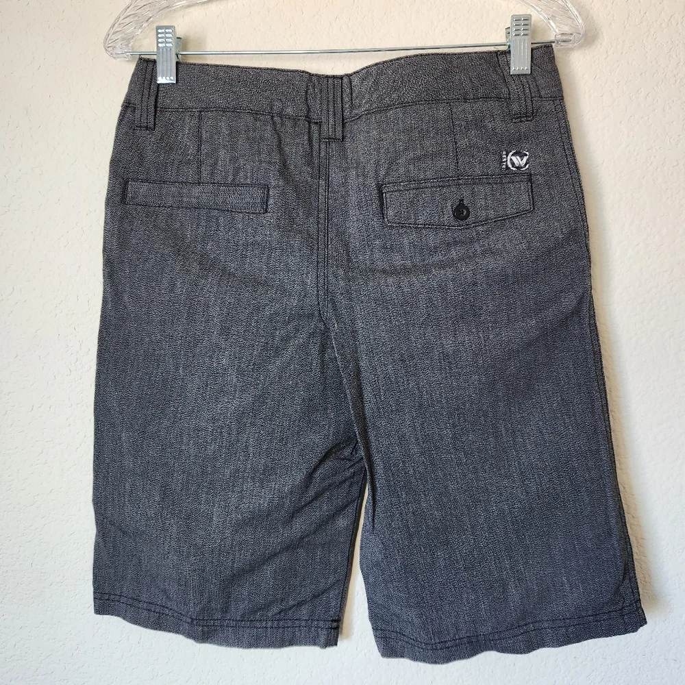 Young Man's Shawn White Gray Skater Mid Length Shorts Size 16
